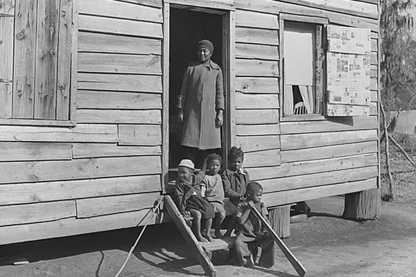 Negro home near Charleston, South Carolina, 1938, Marion Post Wolcott.